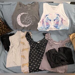 tank/crop top bundle (8) - small-large